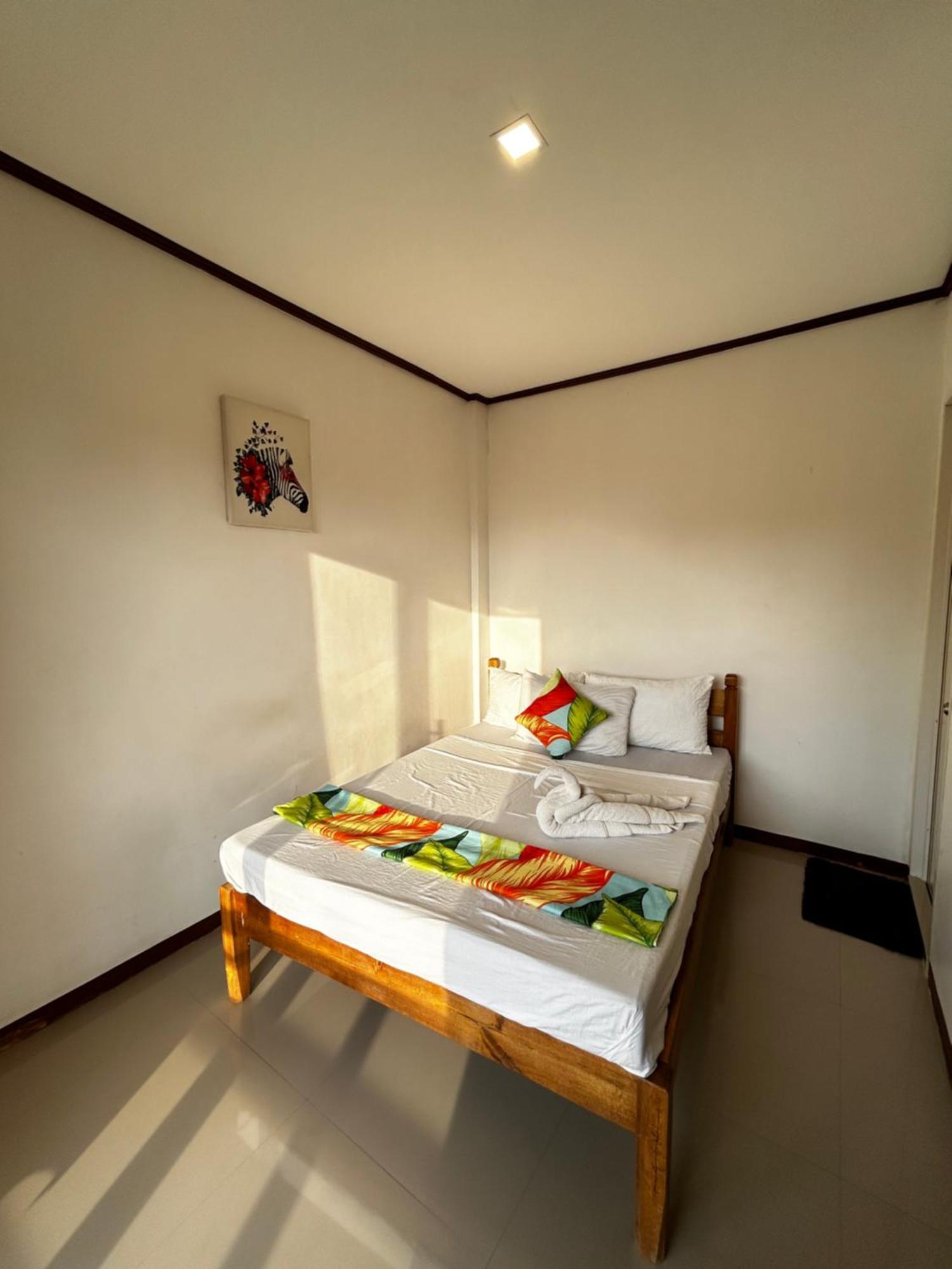 Brenmariel Tourist Inn Эль-Нидо Экстерьер фото