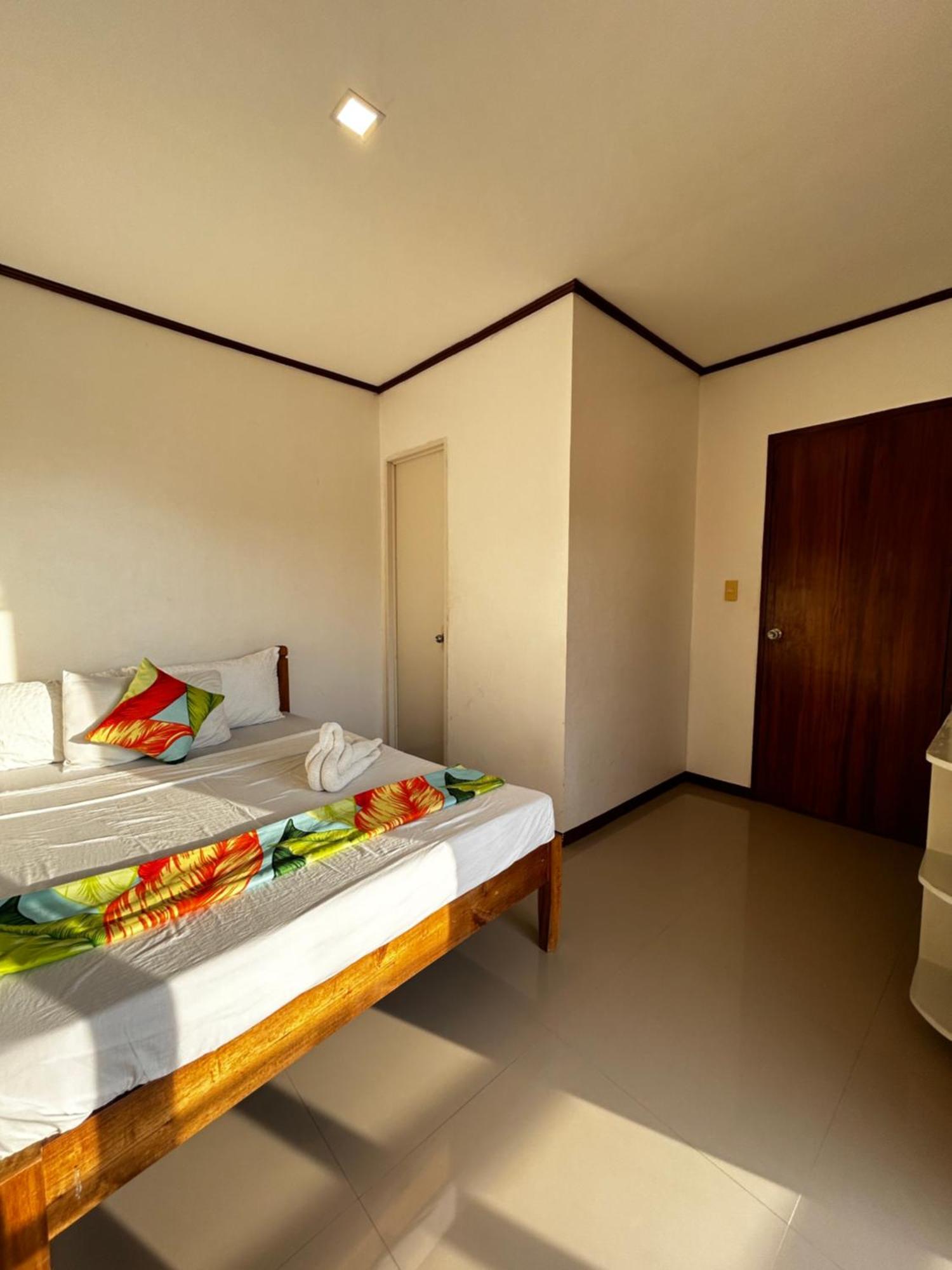 Brenmariel Tourist Inn Эль-Нидо Экстерьер фото